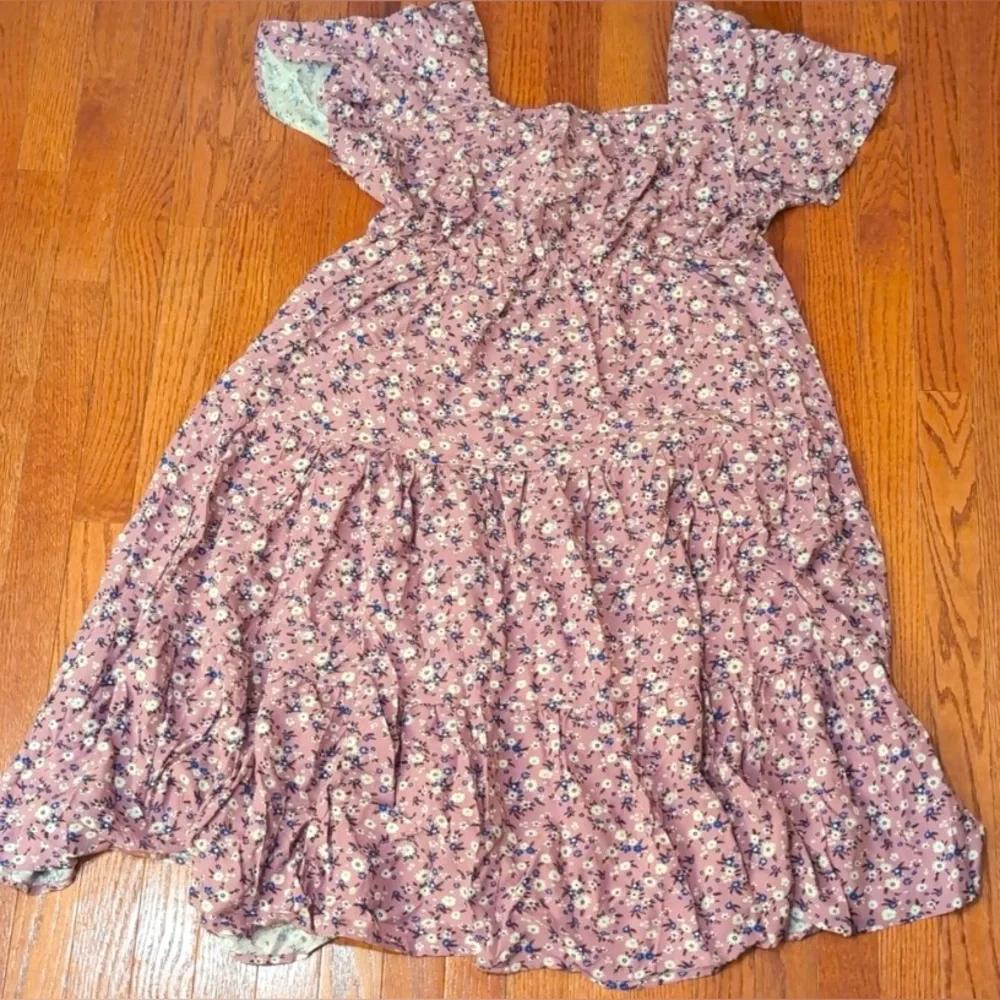 BloomChic Ditsy Floral Dress Size 14-16 Pink with Blue and White Flowers New - Picture 3 of 4